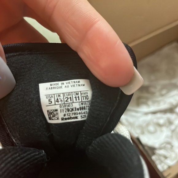 Reebok - Picture 7 of 7